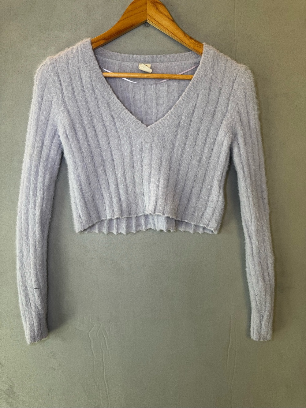 Urban Outfitters Sweater XS Lavender Fuzzy Cable Knit Cropped V Neck Y2K